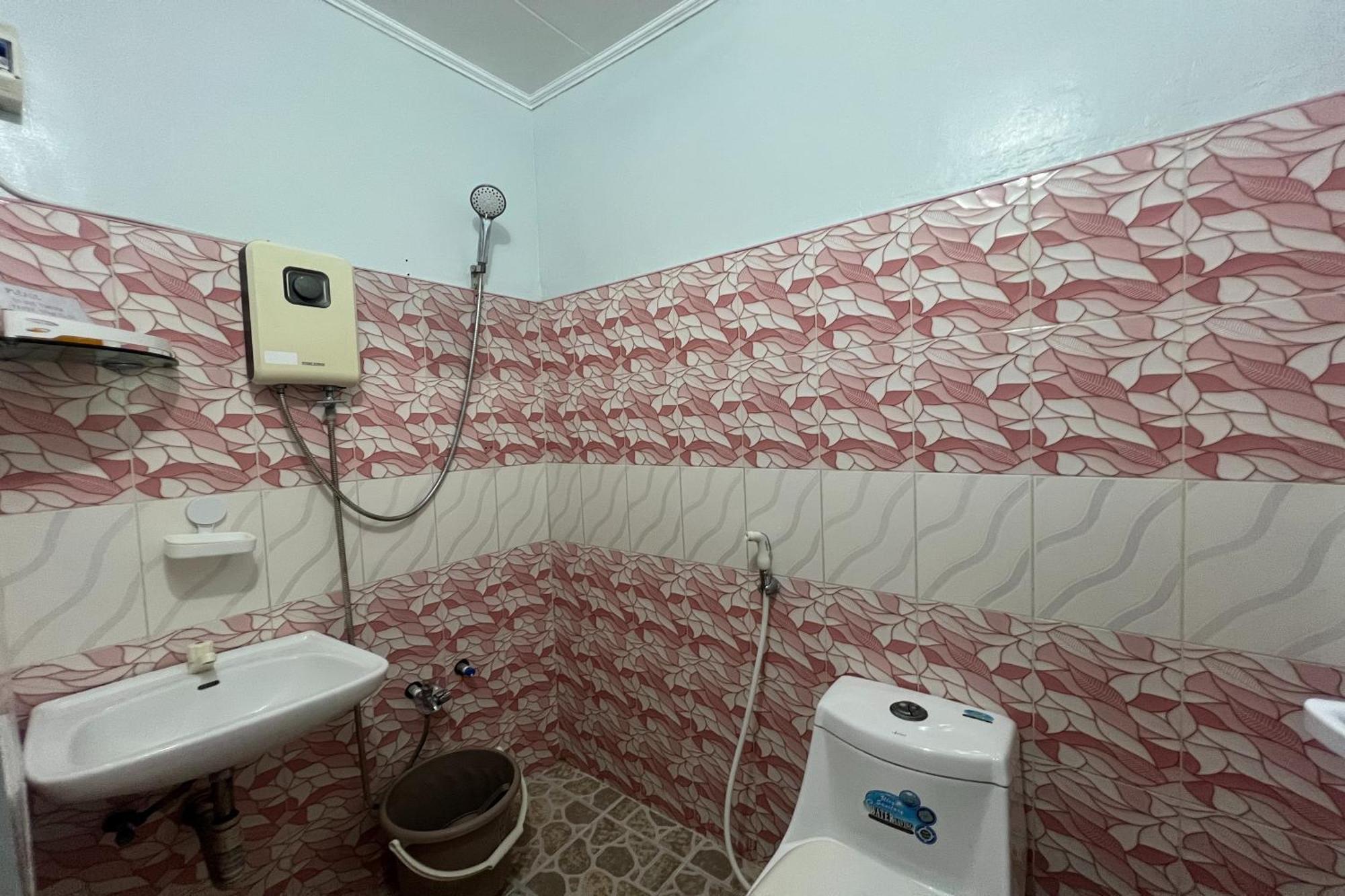 Fnt Transient House Near Hundred Islands Hotel Alaminos Exterior foto