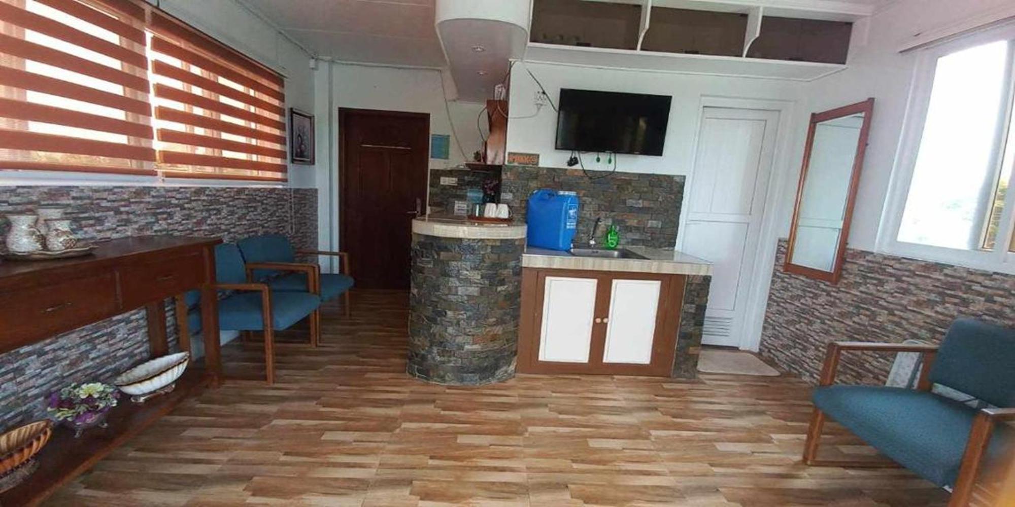 Fnt Transient House Near Hundred Islands Hotel Alaminos Exterior foto