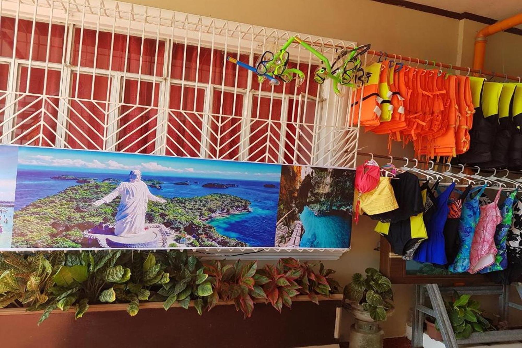 Fnt Transient House Near Hundred Islands Hotel Alaminos Exterior foto